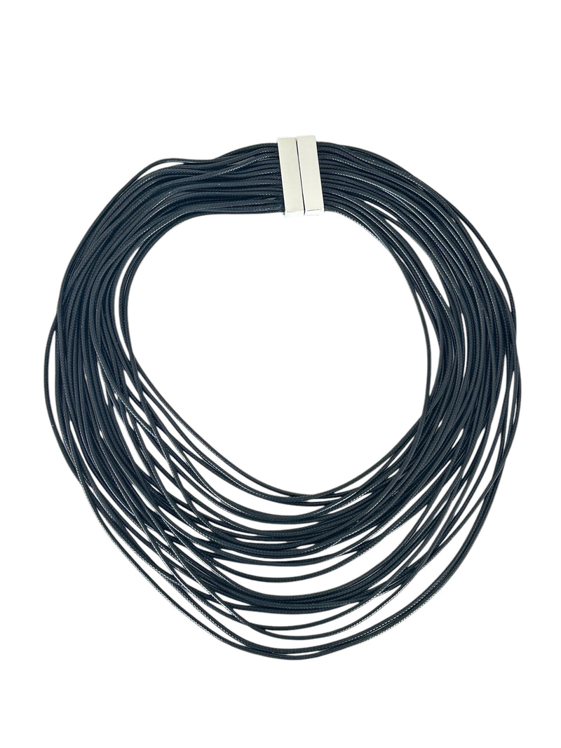 COLLAR MULTICAPAS HILO