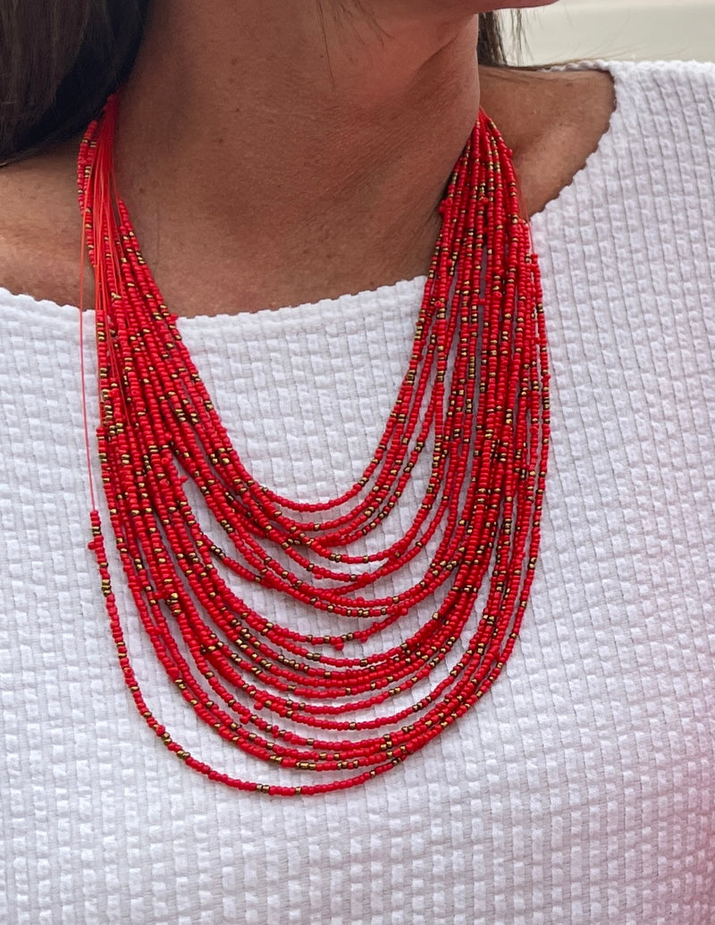 COLLAR MULTICAPAS MOSTACILLAS ROJO C/DORADO