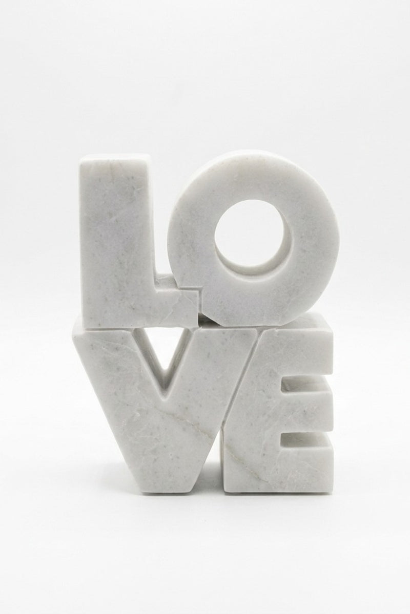 Escultura Decorativa LOVE en Alabastro Andino