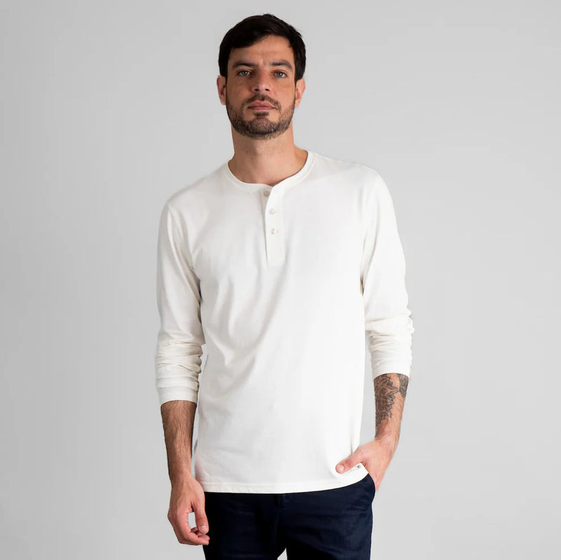 CAMISETA CUELLO REDONDO CON BOTONES
