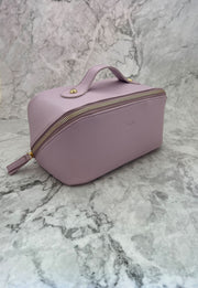 Bolsa para maquillaje cerrada color lavanda